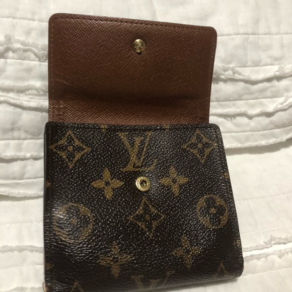 LOUIS VUITTON
1999 Monogram Pattern Bifold Wallet - Picture 3 of 7